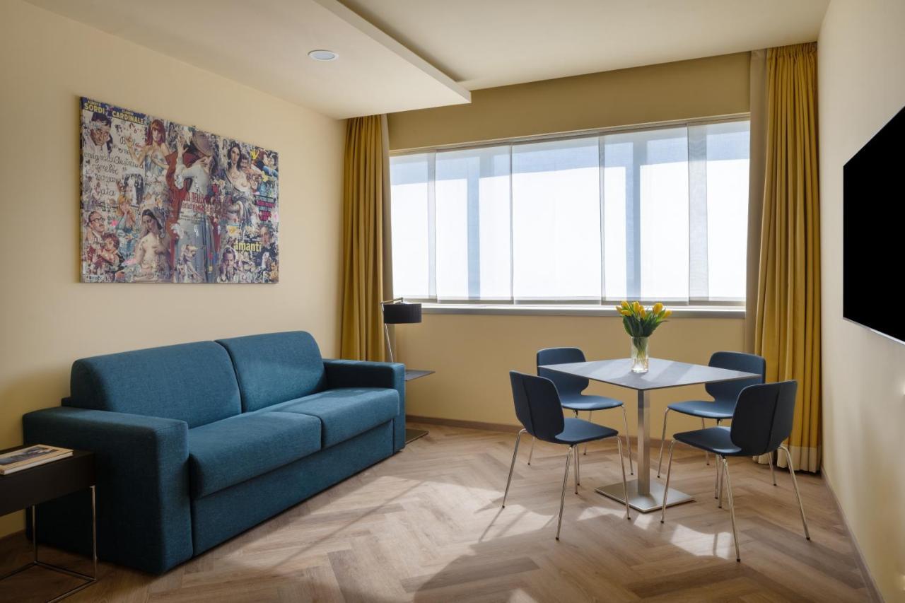 Una Hotels Malpensa Cerro Lago Maggiore Exterior foto