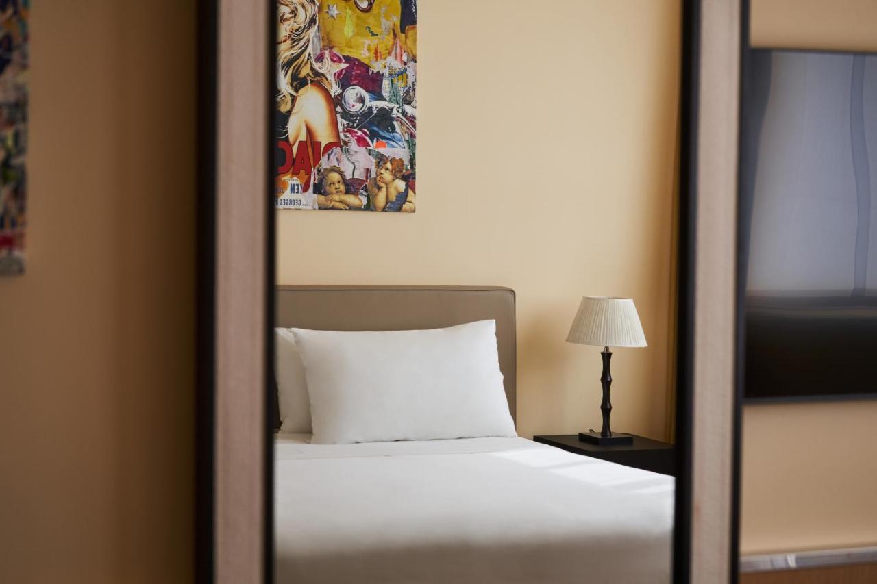 Una Hotels Malpensa Cerro Lago Maggiore Exterior foto